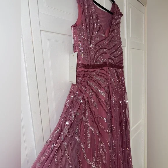 NWT | Mac Duggal 5445 Plum Pink Cap Sleeve Embellished Evening Gown Size 12 - Picture 12 of 14